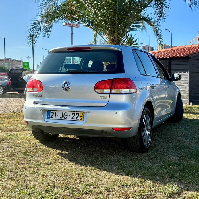 VW Golf VI 1.6 TDi Confortline · Nacional — photo 3