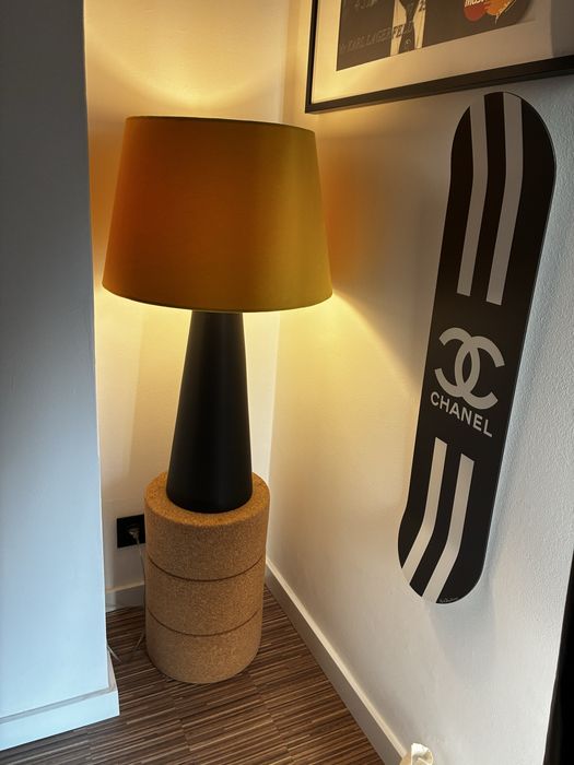 Peça de design em cortiça maciça