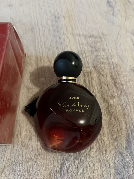 Парфуми Avon Far Away