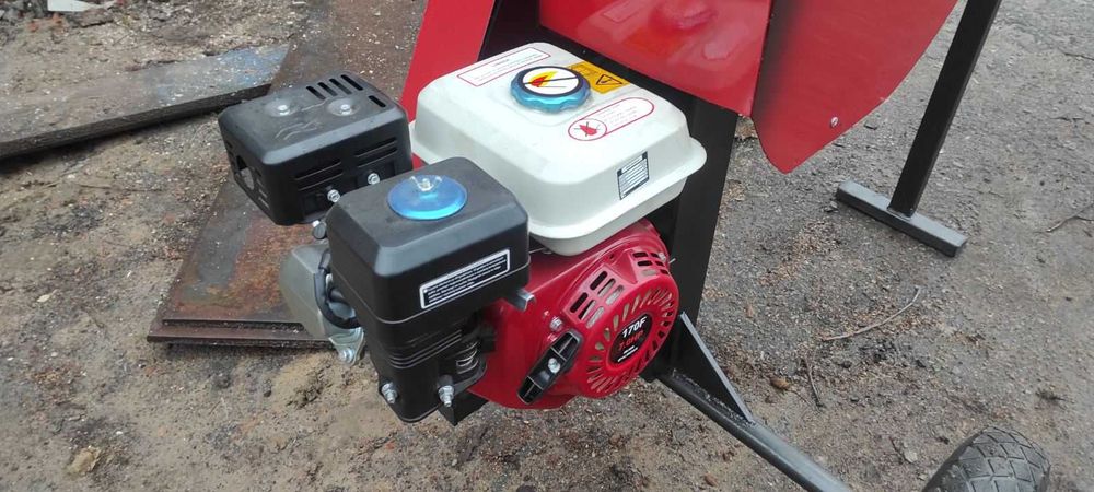 Рейковий дровокол — 20 тонн