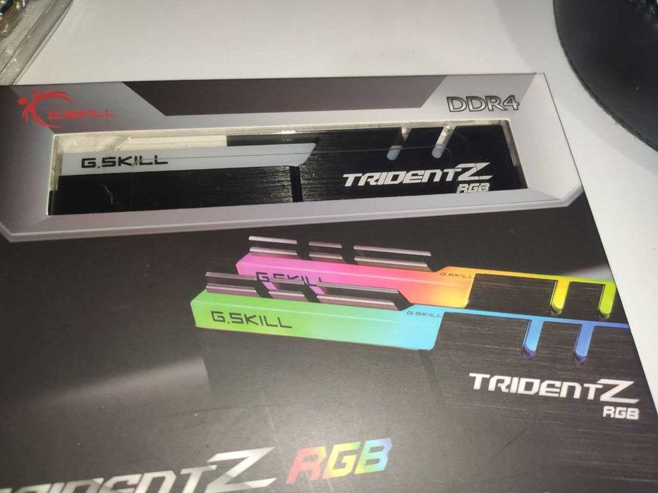 Оперативна пам'ять DDR4 32GB (2x16GB) G.Skill Trident Z RGB 4400Mhz F4-4400C19D-32GTZR