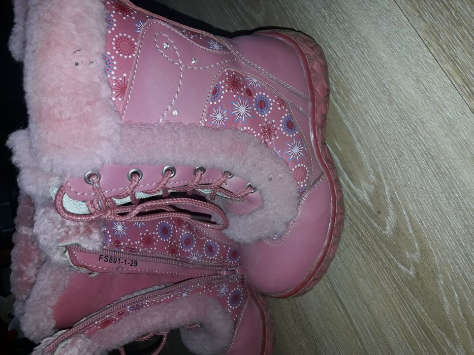 Продаю демисезонные сапоги для девочки