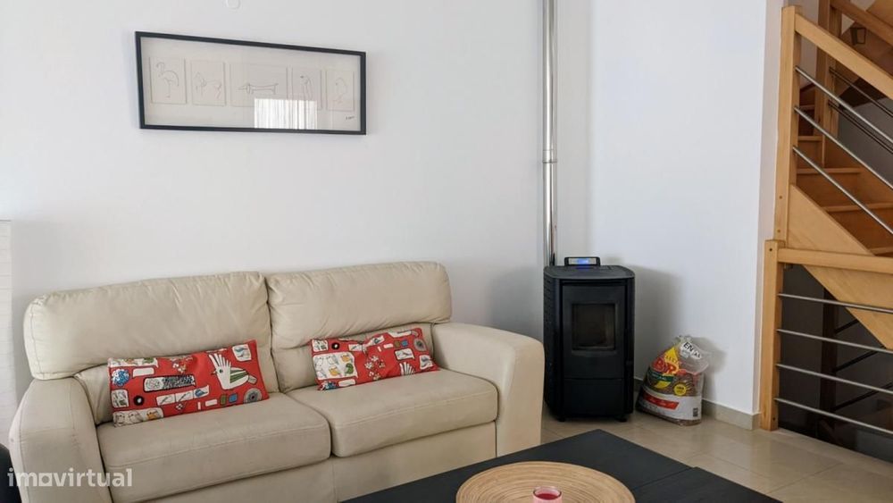 Quarto - localizado em Carcavelos Lisbon