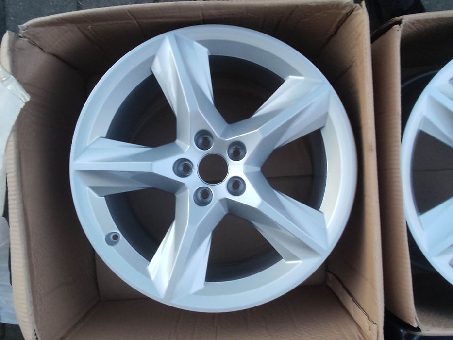 Felgi aluminiowe NOWE AUDI Q5 A6 A4 skoda seat 19 5x112 8j et28wysyłka