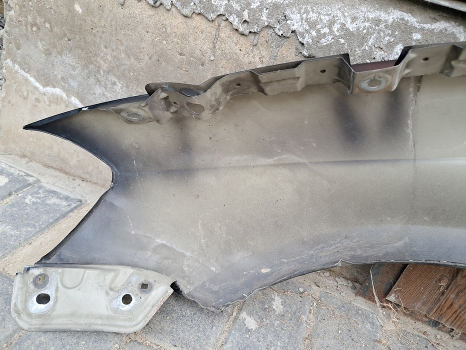 Крило LC9X праве переднє пасат б  7