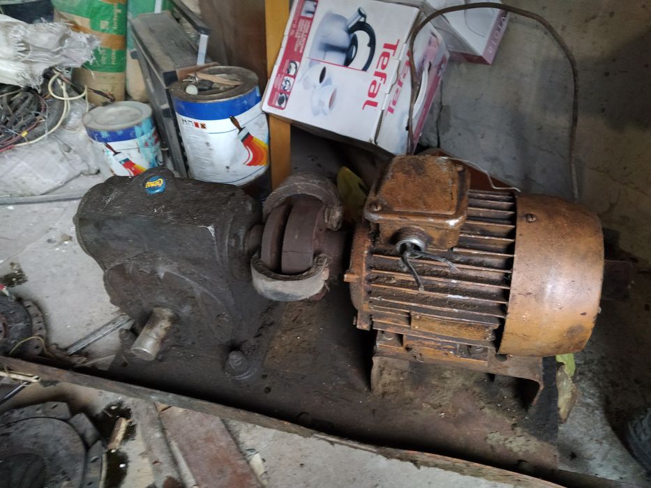 редуктор с конвеера для лебедки тельфера и тд