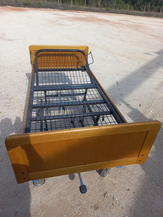 Cama hospitalar articulada