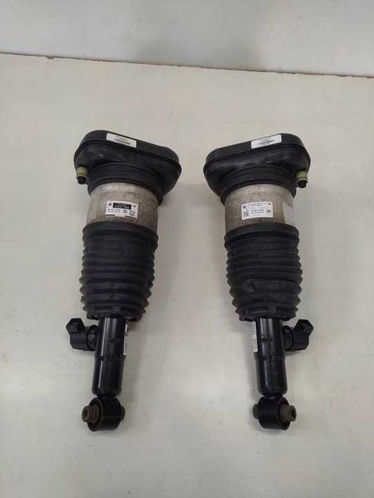 BMW X5 G05 стойка амортизатор задній 6876656 6876655 6869029 6869025