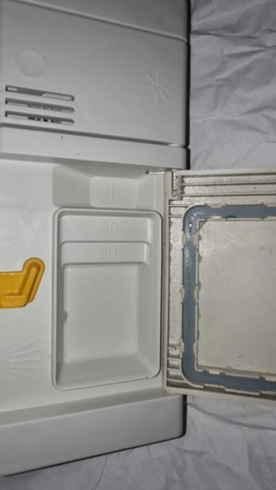 Doseador combinado Miele C1.11 (EAN: 4002516445616) - novo sem tampa