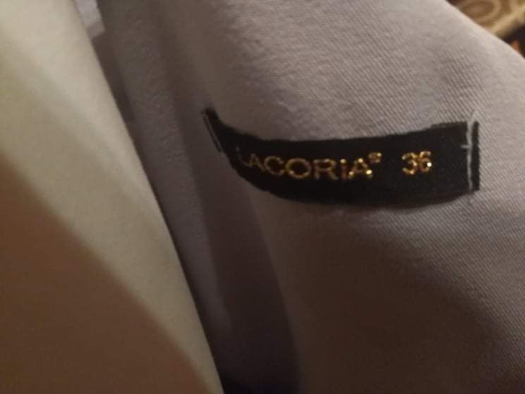 Przed kolano szara sukienka