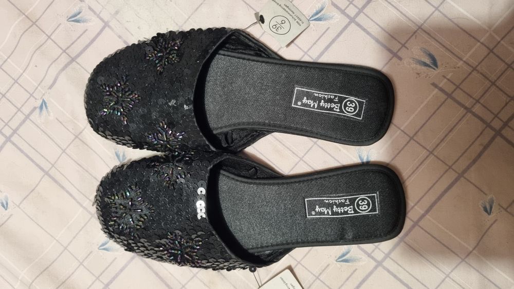 2 pares de Mules com brilhantes n 39