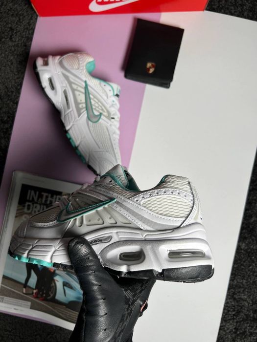 Женские кроссовки найк Nike Air Max Moto 2K White Mint Grey [37-41]