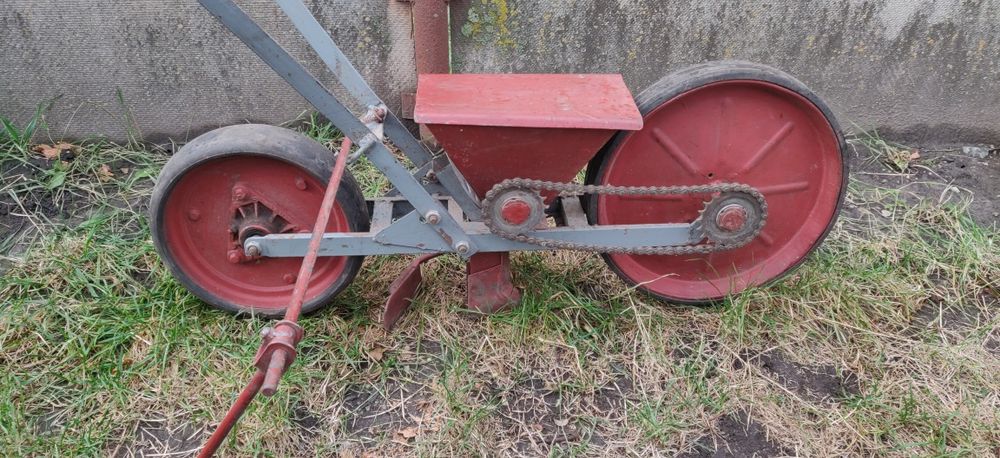 Сіялка точного висіву сівалка однорядна бункерна