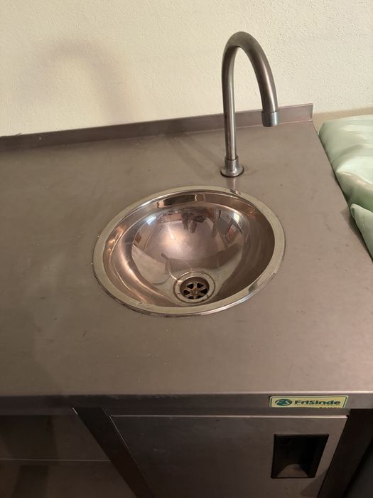 Balcão em inox com pio