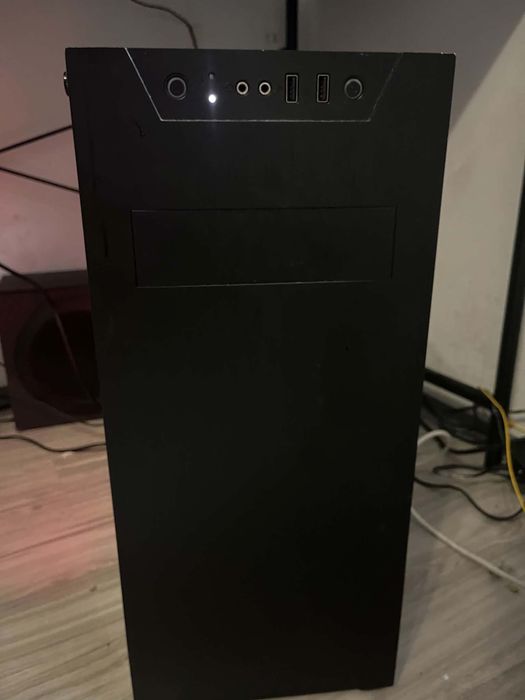 Komputer Gamingowy /monitor Ryzen 7 8700G / RTX 4060 / 32 GB DDR5 –