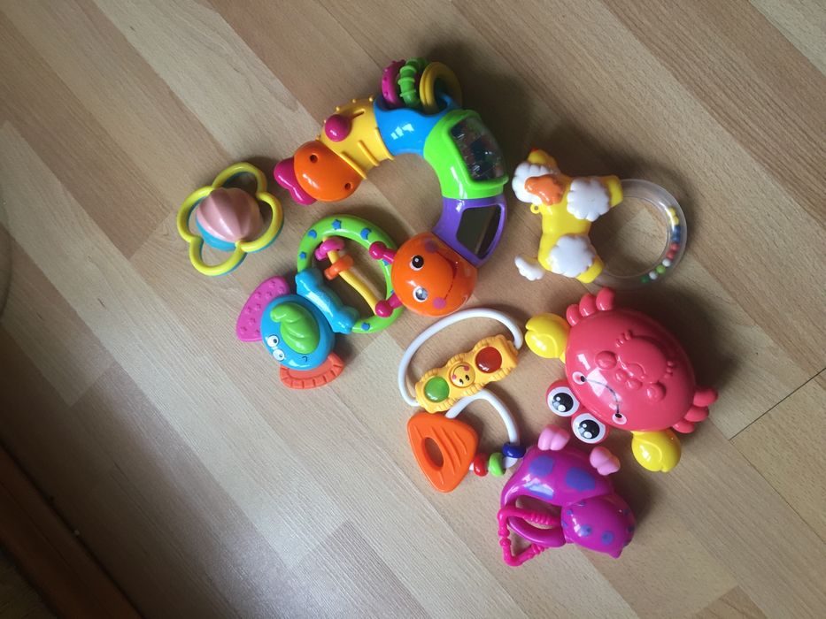 Погремушки и грызунки комплектом 2 фото