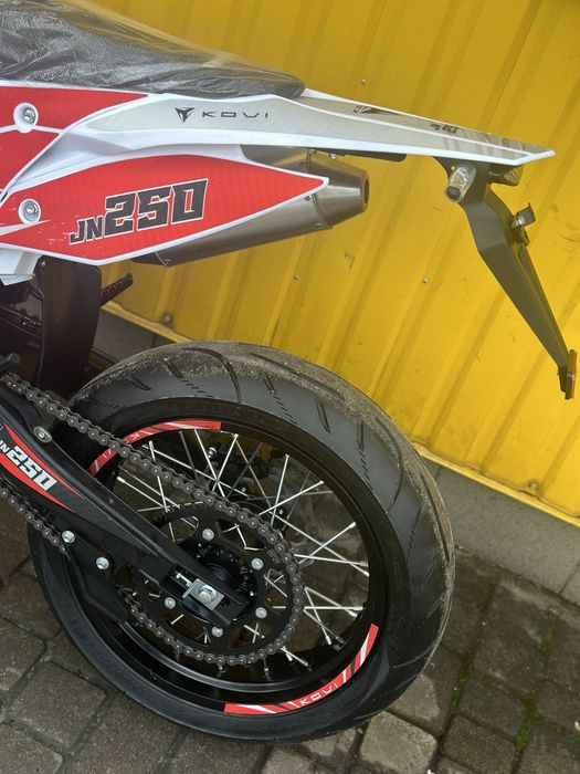 Новий мотоцикл Kovi JN250 Motard | 2026 | 24к.с. | 6-ти КПП | ZS172FMM