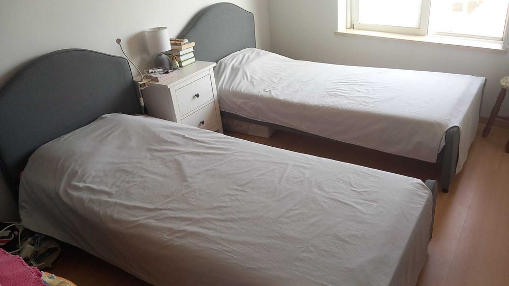 Duas camas 90X200 COMPLETAS como novas