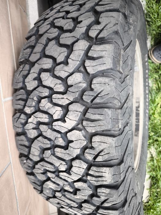 Продам 275 65 17 BF Goodrich All terrain KO2 диски 6х139.7 Prado