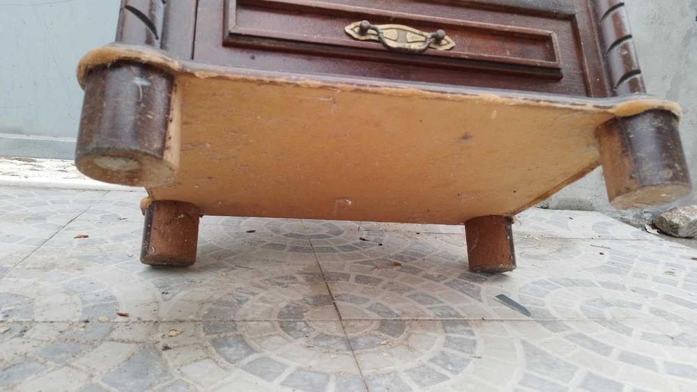 Móvel Vitrine muito antigo