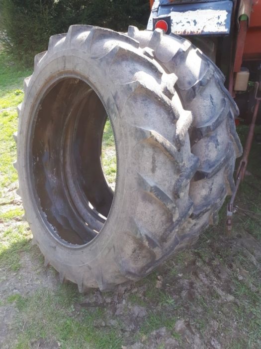 Opony zachodnie 13.6 R - 38 para 330-965 RADIALNE 13.6/12 R - 38 Mocne