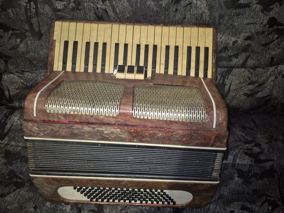 Akordeon 80 basy