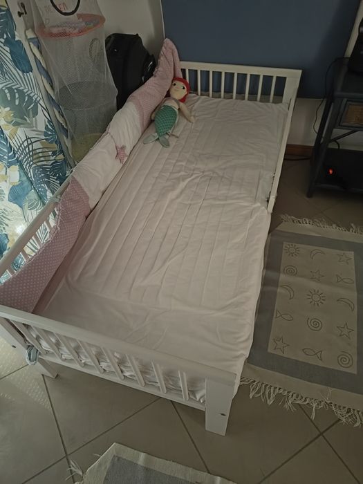 Cama de criança IKEA lacada a branco