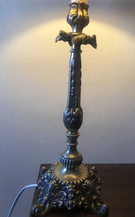 Candeeiros (par) de mesa, antigos, em latão/bronze, muito bom estado