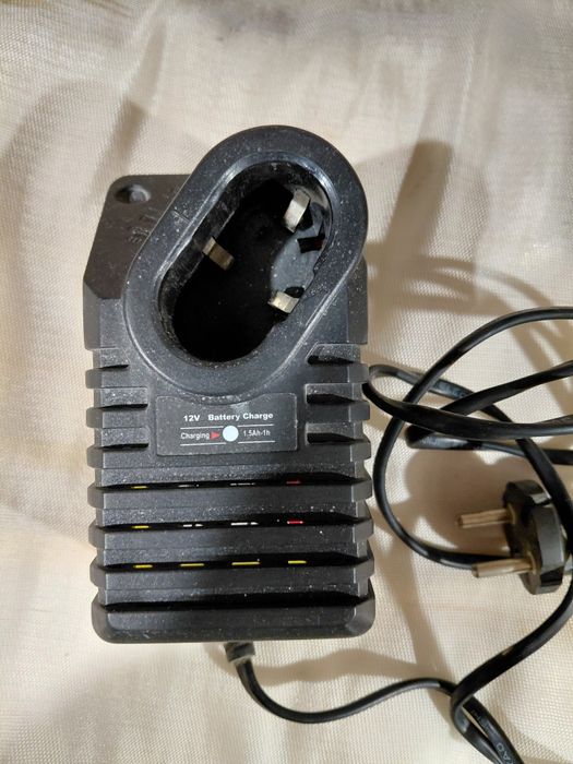 Продам зарядное для шуруповёрта.