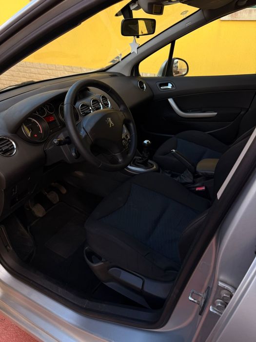 Peugeot 308 1.6 HDi 2010 - Económico e Fiável