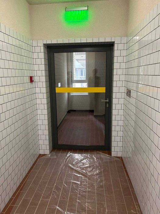 Продам 1 кім кв Будинок на Вавілових 9-11.