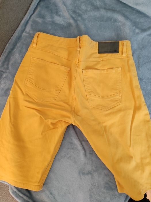 Krótkie spodenki żółte CrossJeans