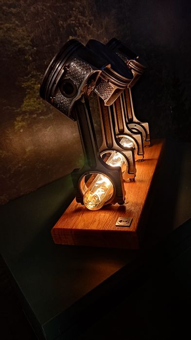 Lampka nocna z części samochodowych