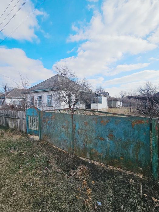 Продаж будинку з приватизованою ділянкою 35 соток с. Коробівка