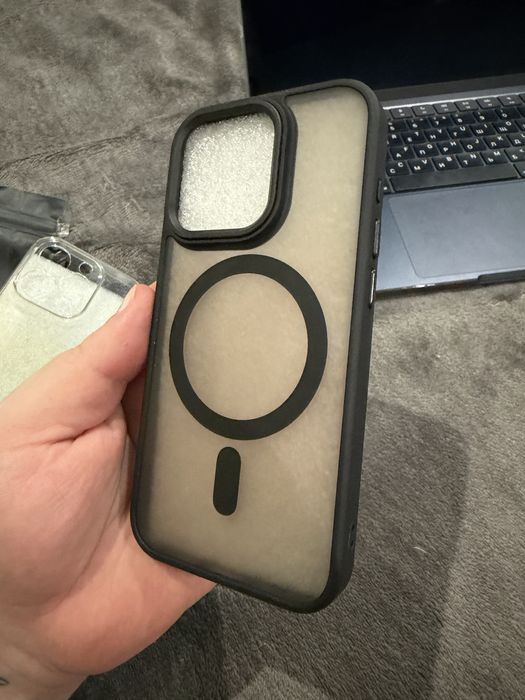 Чехли на iPhone 15 Pro