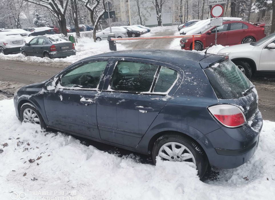 Opel astra h silnik 1.6 zgazem po próbie kradzieży uszkodzony.