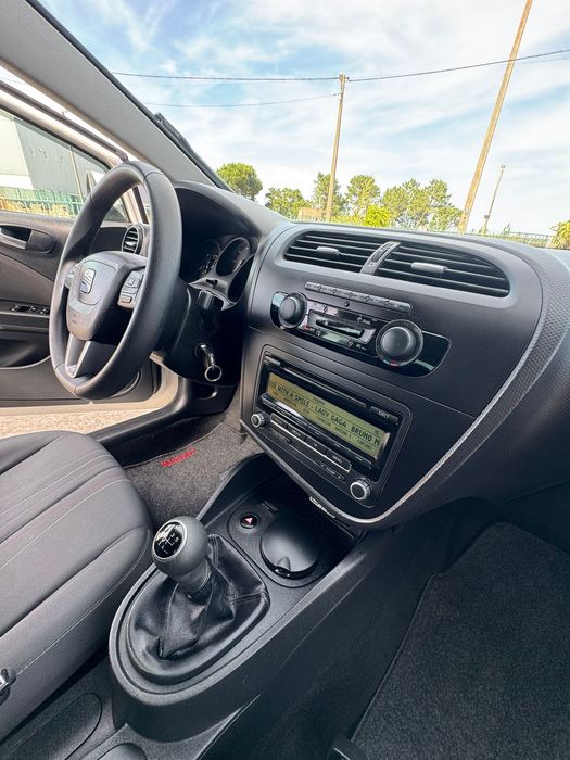 SEAT Leon 2011 1.9 TDI – Gasóleo Vendo Seat Leon de 2011, a gasóleo, com menos de 195.000 km.  Pneus novos  Bateria nova Revisão feita