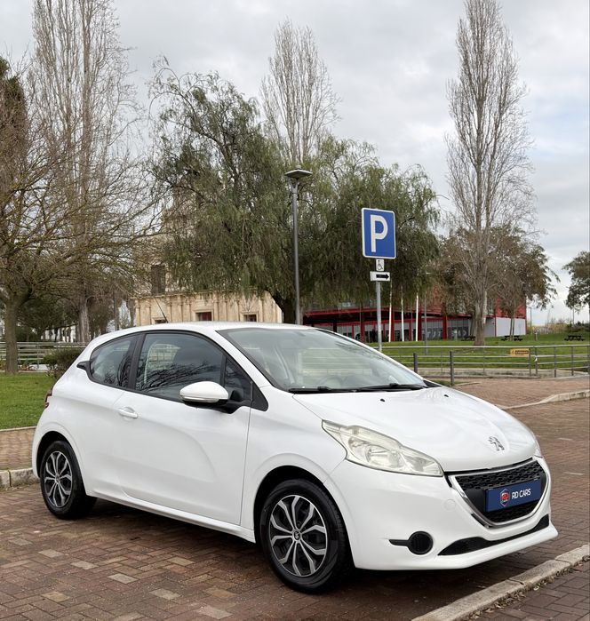 Peugeot 208 baixa quilometragem 2014