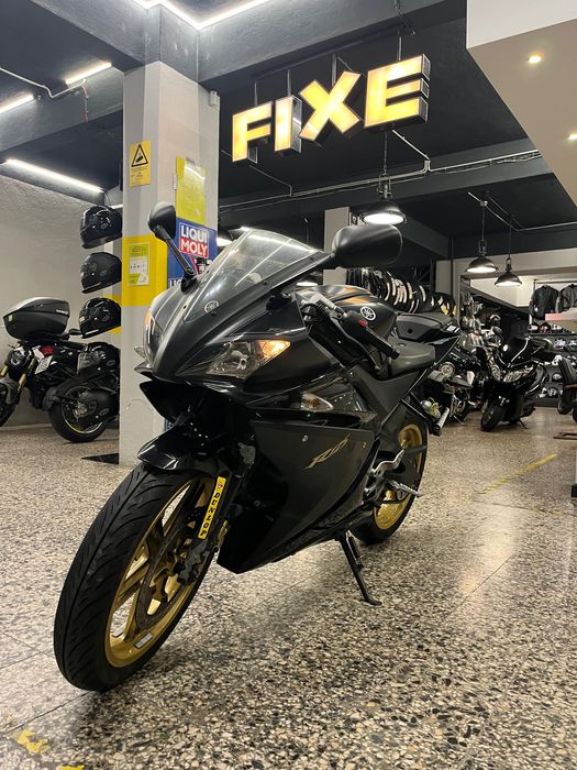 Yamaha YZF-R 125 em bom estado.  (Reservada)