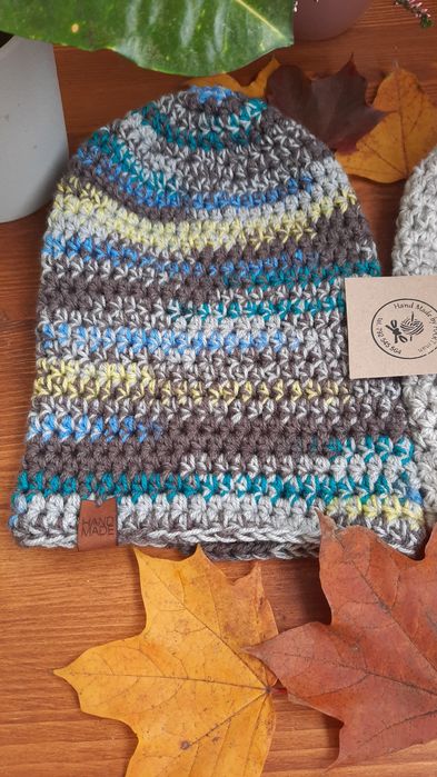 Czapka na szydełku, rękodzieło, akryl