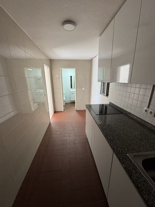 Arrenda-se Apartamento t1 centro da Mamarrosa