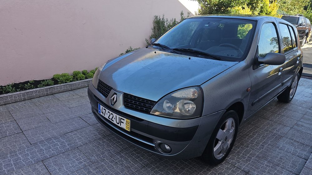 Renault clio gasolina impecável