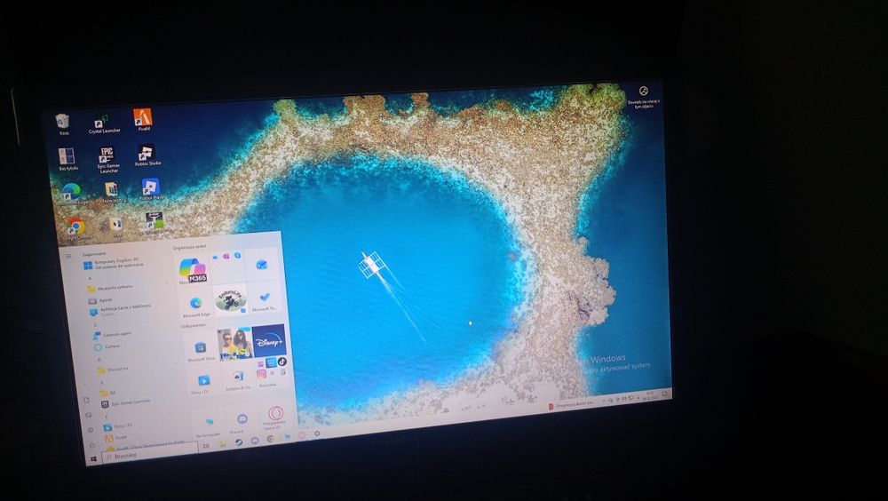 Monitor z wbudowanym głośnikiem