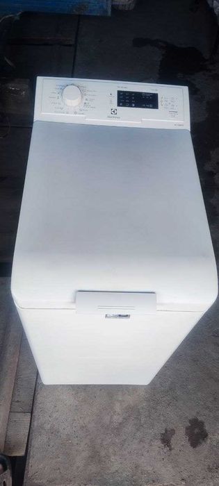 Надійна вертикальна пральна машина Electrolux EWT1262ISW на 6 кг