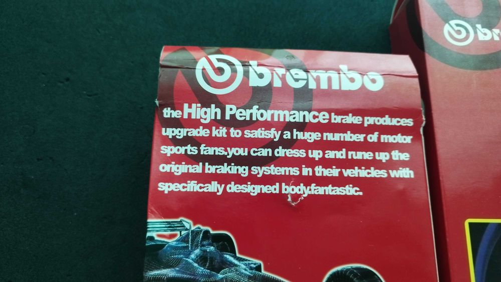 Nakładki plastikowe na hamulce imitacja BREBO