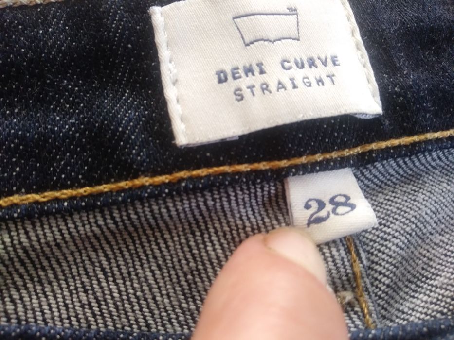 Spodnie levis roz 28