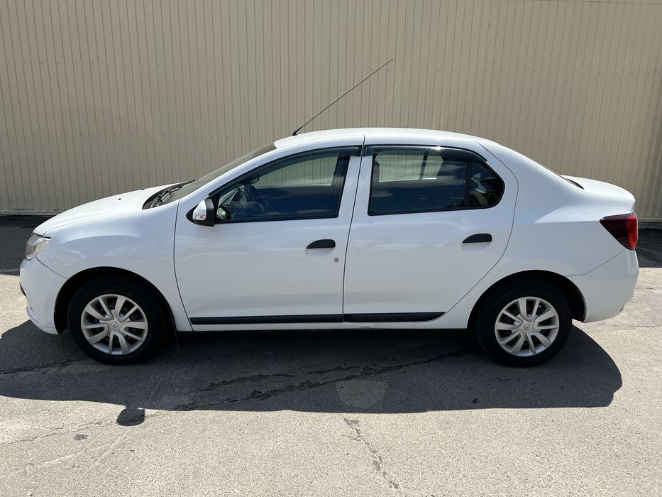 Аренда авто для такси и под выкуп на 1 год Киев Renault Logan 1,2