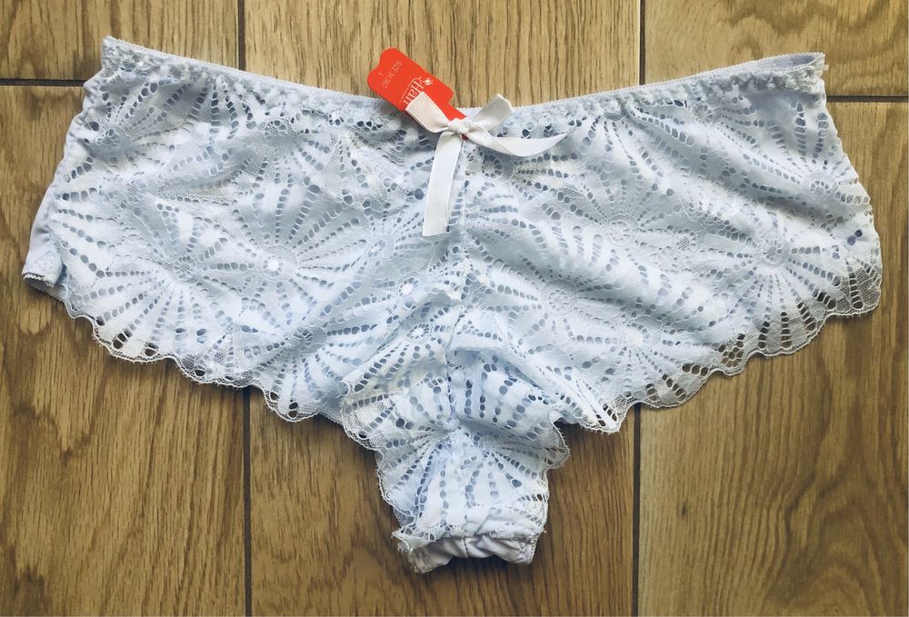 Białe koronkowe majtki Han L