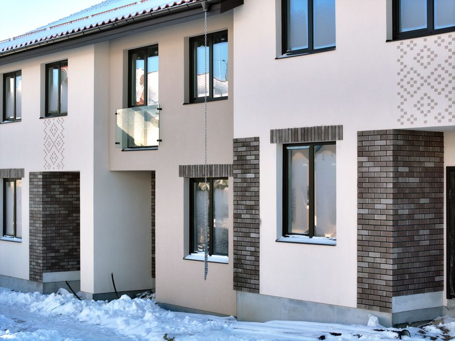 Продам котедж з МІСЬКИМИ комунікаціями, асфальт, Щасливе