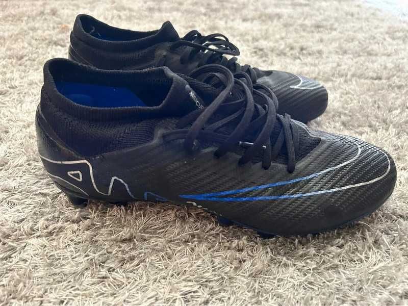 Chuteiras Nike tamanho 40